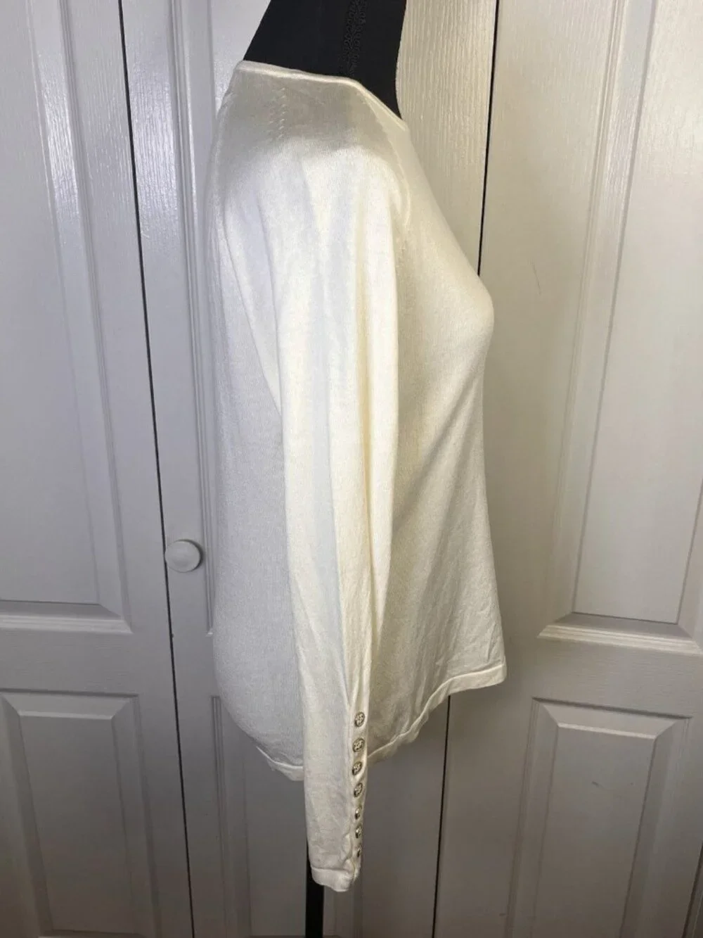 J Mclaughlin Jamey Sweater Sz M Ivory Cotton Modal Eight Button Sleeve Soft Whit - Picture 5 of 8